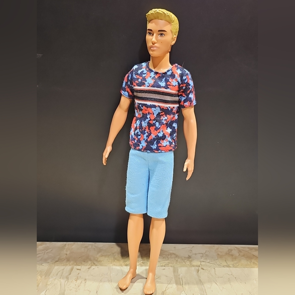 Barbie Ken FASHIONISTAS Doll‎ 2012 Mattel Blonde Tan Colourful Camo Top